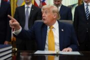 Trump ameaça tarifa de 100% a países que taxarem serviços digitais de empresas americanas