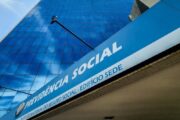 INSS cria novas regras e passa a exigir biometria em benefícios sociais; veja quem está isento