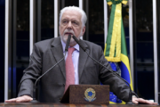 Lula e Jaques Wagner devem se reunir hoje para discutir futuro do senador após operação da PF