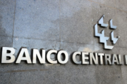 Banco Central e Receita Federal são autorizados a realizar concursos
