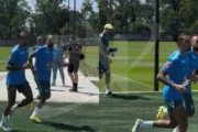 Raphinha volta a treinar com o elenco da Seleção Brasileira e aumenta expectativa de retorno contra a Noruega