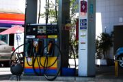 Aumento de etanol na gasolina divide opiniões sobre impacto em carros