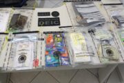 Polícia Civil prende em Juazeiro mãe e filho acusados de praticar crime financeiro e apreende centenas de cartões bancários e mais de 300 promissórias