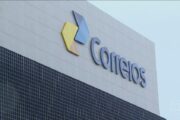 Greve dos Correios continua após TST suspender julgamento; veja o que acontece agora