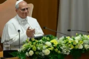 Vaticano confirma diagnóstico de câncer e remoção de nódulo no pulmão direito do Papa Leão XIV