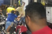 Briga generalizada é registrada na Avenida Adolfo Viana, em Juazeiro, durante noite de apuração dos votos